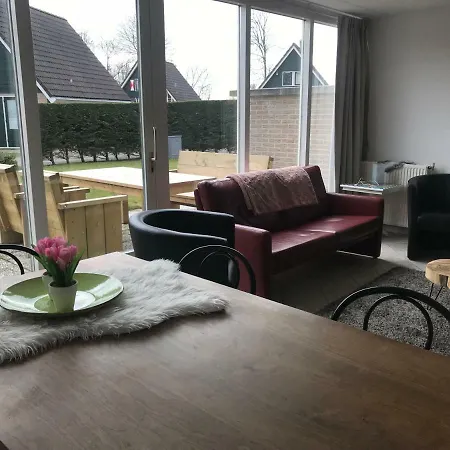 Holiday home Bungalowpark De Wielen Huis 6 *