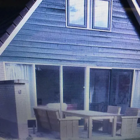 Holiday home Bungalowpark De Wielen Huis 6 *